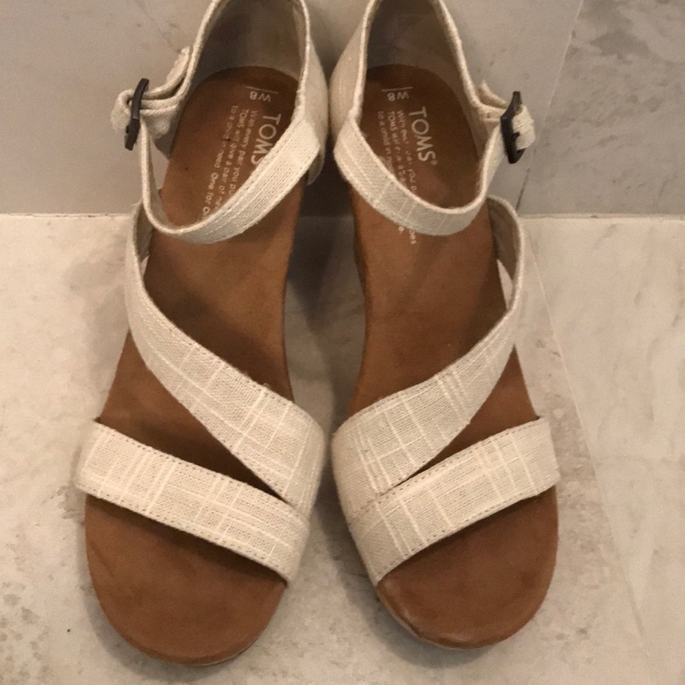Toms wedges beige